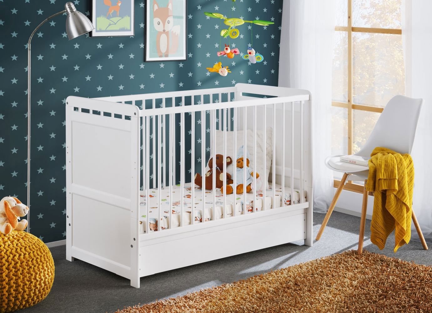 Babybett / Gitterbett mit Schublade Avaldsnes 11, Farbe: Weiß - Abmessungen: 90 x 124 x 67 cm (H x B x T)