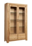 Zwei Türige Vitrine Balsa 01, genügend Stauraum, Natur, Eiche teilmassiv, sehr geräumige Fächer, 206 x 120 x 47 cm, mit drei Glaseinlegeböden