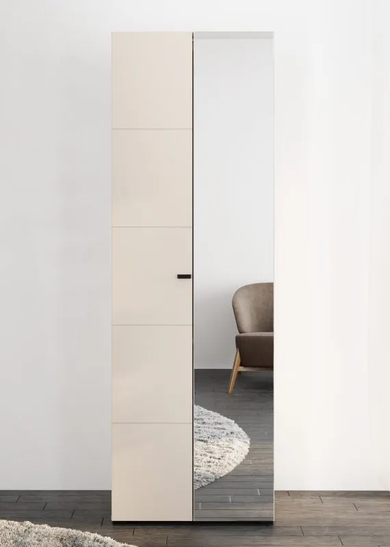 Schrank | 1 Spiegeltür | Farbe: Kaschmir | 1 ausziehbare Kleiderstange | 4 Fächer | Maße: 64 x 35 x 194 cm | Griffe & Beine: Schwarz | für den Eingangsbereich