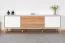 TV-Unterschrank Tuanai 01, Farbe: Eiche / Weiß Hochglanz - 58 x 180 x 47 cm (H x B x T)