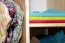 Schmaler Kleiderschrank | 2 Drehtüren | 1 Schublade | 4 Fächer | mit Kleiderstange | 80 cm breit | Massivholz | Farbe: Natur Abbildung