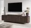 TV-Unterschrank | Farbe: Walnuss Lincoln | 3 Kipptüren | 3 Fächer | 220 x 40 x 54 cm | Push-to-open Funktion | TV-Möbel | Lamellen Design | auf Beinen oder hängend | für Wohnzimmer